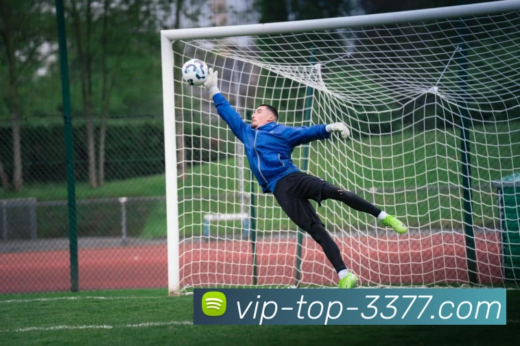 英雄联盟S15总决赛精彩回顾：战术博弈与巅峰对决的终极之战